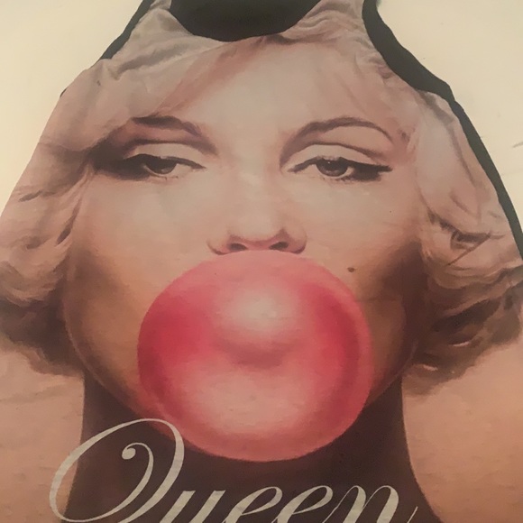 Marilyn Monroe Black and Graphic tank top size Medium - Picture 4 of 4